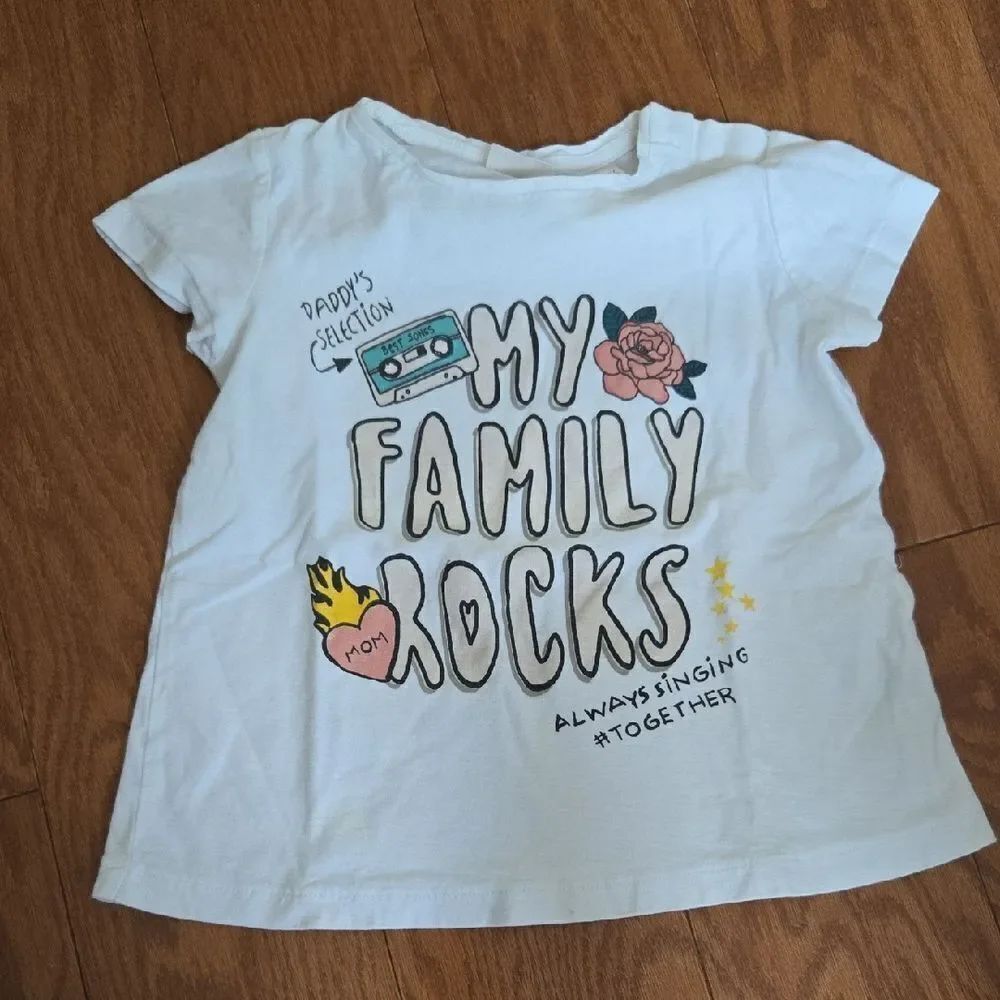Zara White Short Sleeve Tee with Graphic Design